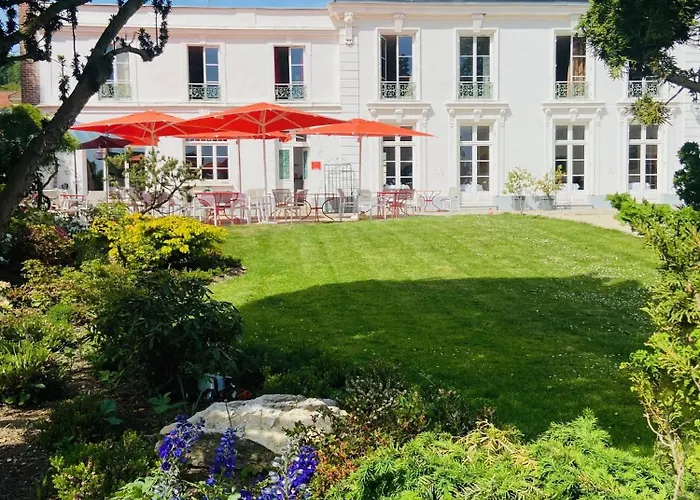 Logis Hotel & Restaurant Chateau De La Marjolaine Essomes-sur-Marne 사진