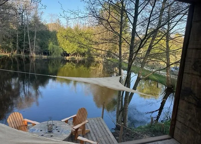 Cabane Au Bord De L'Eau Electricite 12V Peche A La Batterie Interdite photo